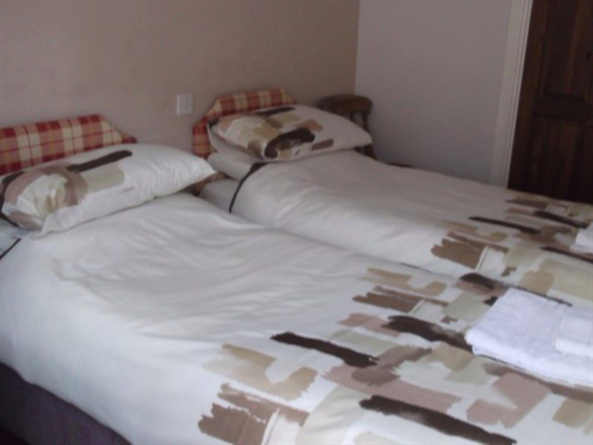 The Compasses Hotel เชมส์ฟอร์ด ภายนอก รูปภาพ